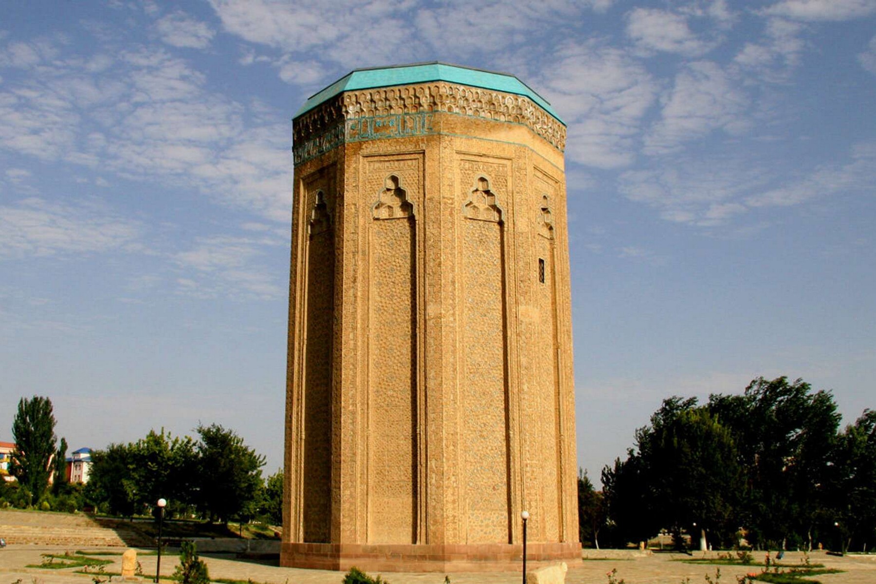 Möminə Xatun Türbəsi